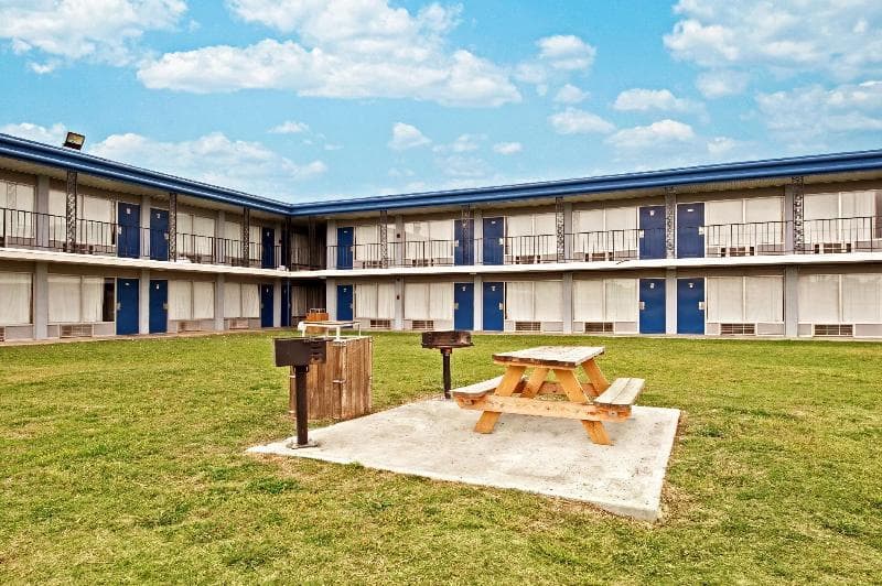 Americas Best Value Inn Garland Dallas 3
