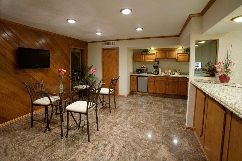 Americas Best Value Inn Edna 5