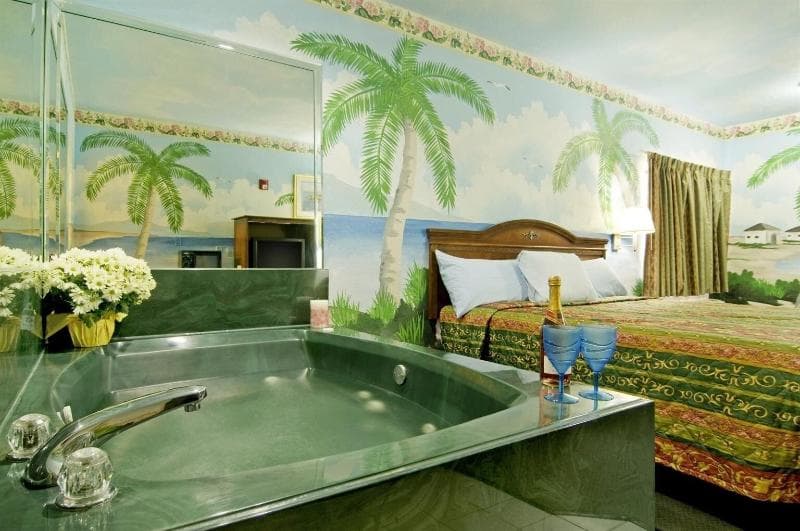Americas Best Value Inn Baytown photo 1