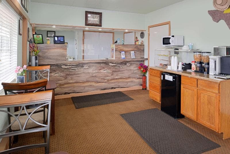 Americas Best Value Inn Ozona 4