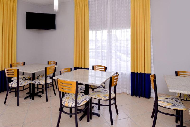 Americas Best Value Inn Monroeville 5