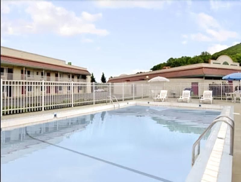 Anmericas Best Value Inn 1