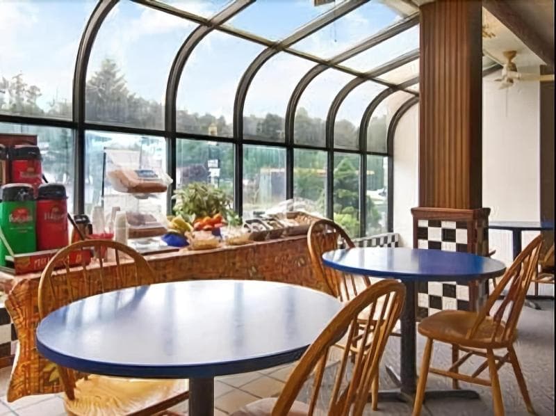 Anmericas Best Value Inn 2
