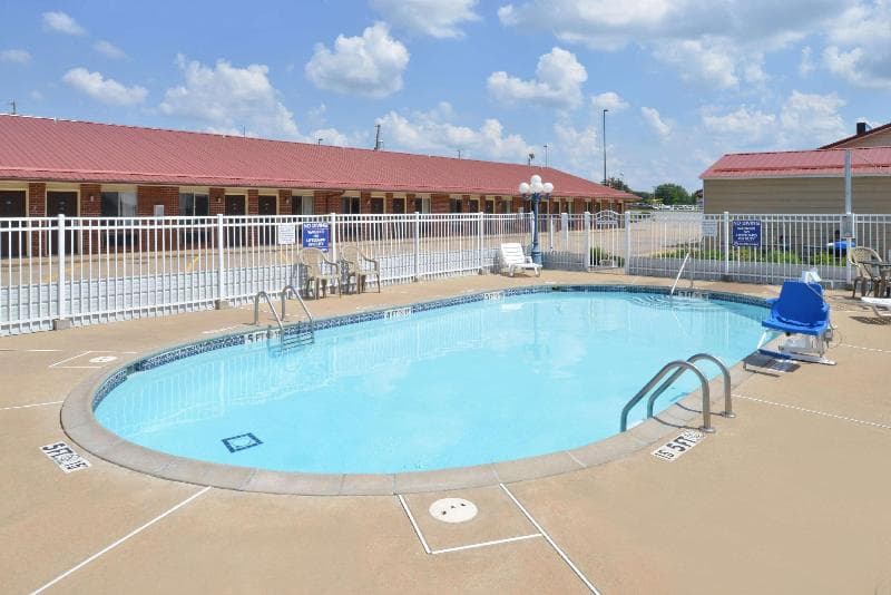 Americas Best Value Inn & Suites Siloam Springs 5