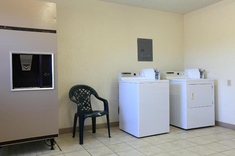 Americas Best Value Inn Suburban Motel photo 1
