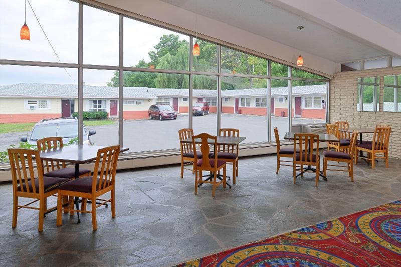 Americas Best Value Inn Geneva 2