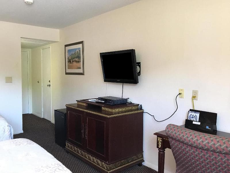 Americas Best Inn Urbana Champaign 3