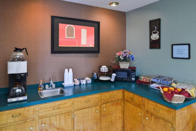 Americas Best Value Inn Decatur 2