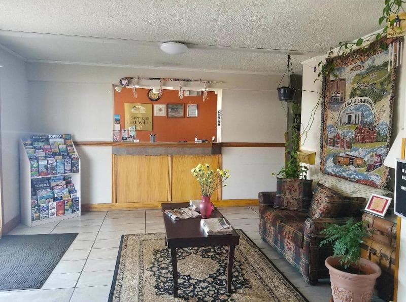 Americas Best Value Inn Belleville 4