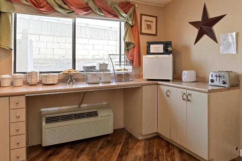 Americas Best Value Inn New Paltz 5