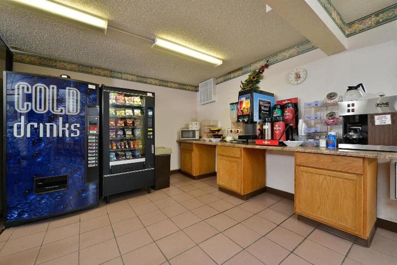 Americas Best Value Inn - Decatur 5