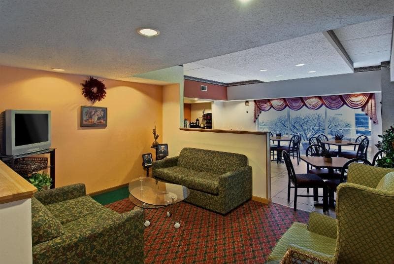 Americas Best Value Inn & Suites Waukegan Gurnee photo 1