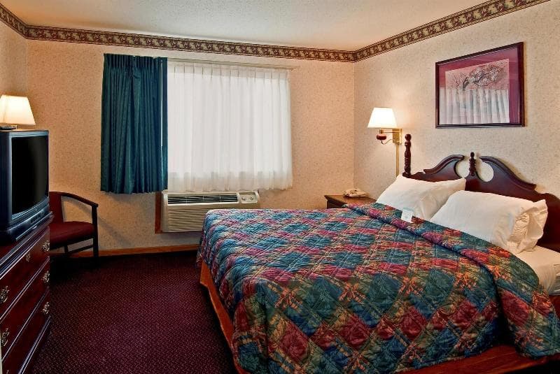 Americas Best Value Inn & Suites Waukegan Gurnee 3