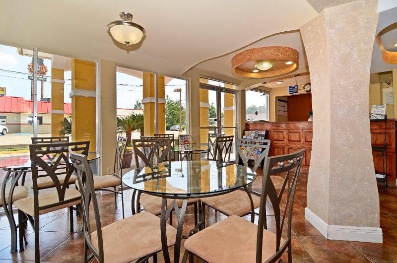 Americas Best Value Inn Alexandria 4