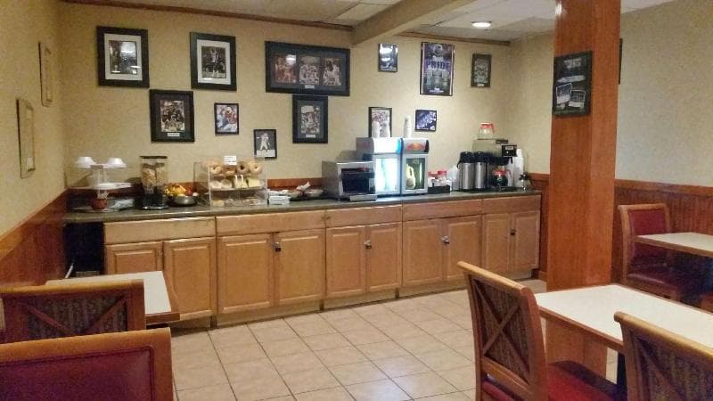 Americas Best Value Inn Foxboro 3