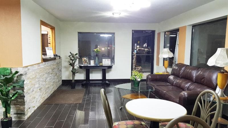 Americas Best Value Inn And Suites Harrisonville photo 1