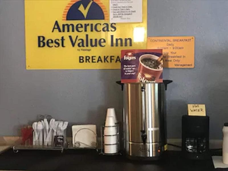 America's Best Inns & Suites Eureka 2