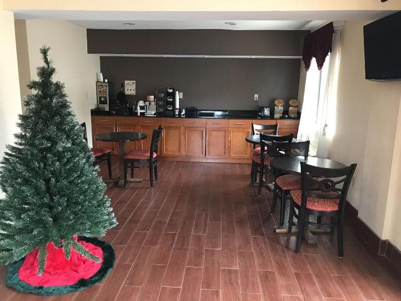 Americas Best Value Inn 4