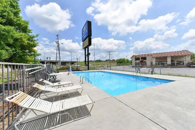 Americas Best Value Inn & Suites-Knoxville North 2