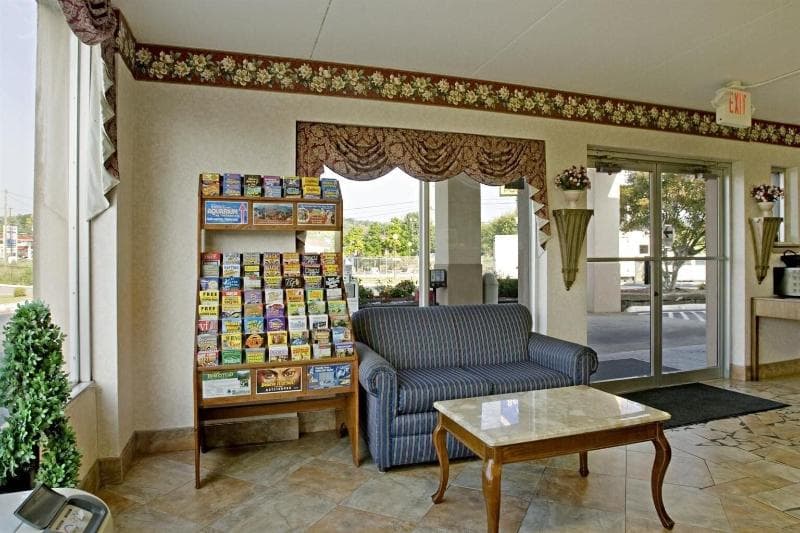Americas Best Value Inn & Suites-Knoxville North photo 1