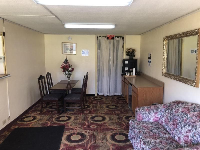 Americas Best Value Inn Wilsom 3