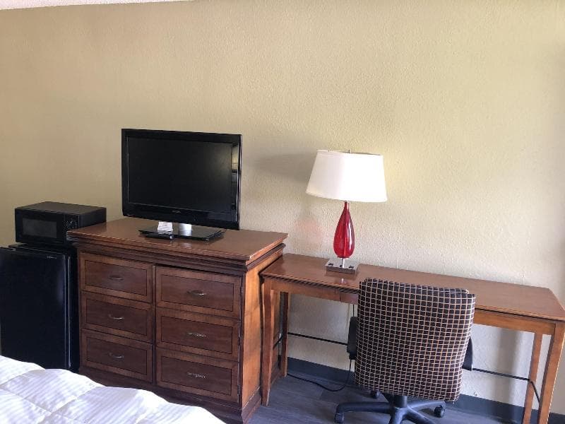 Americas Best Value Inn Wilsom 5
