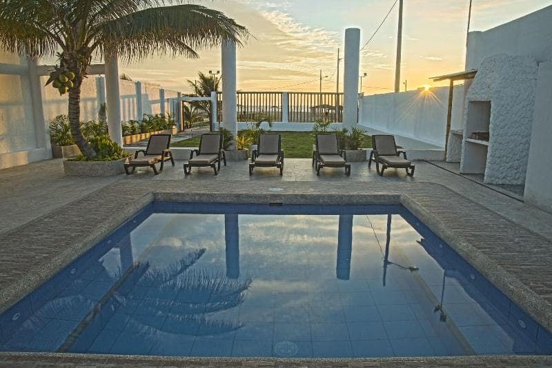 Hotel La Ria Playas main