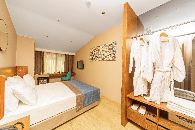 Redmont Hotel 3