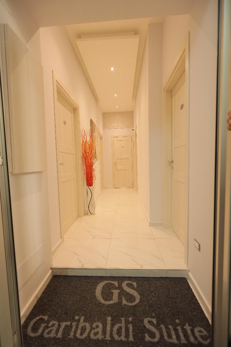 Garibaldi Suite 1