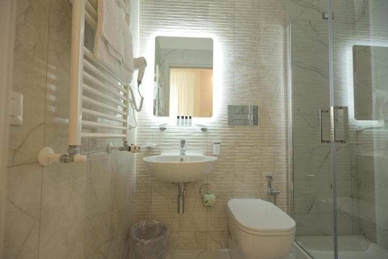 Garibaldi Suite 3