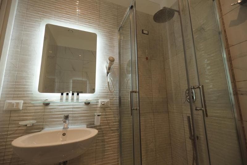 Garibaldi Suite 5