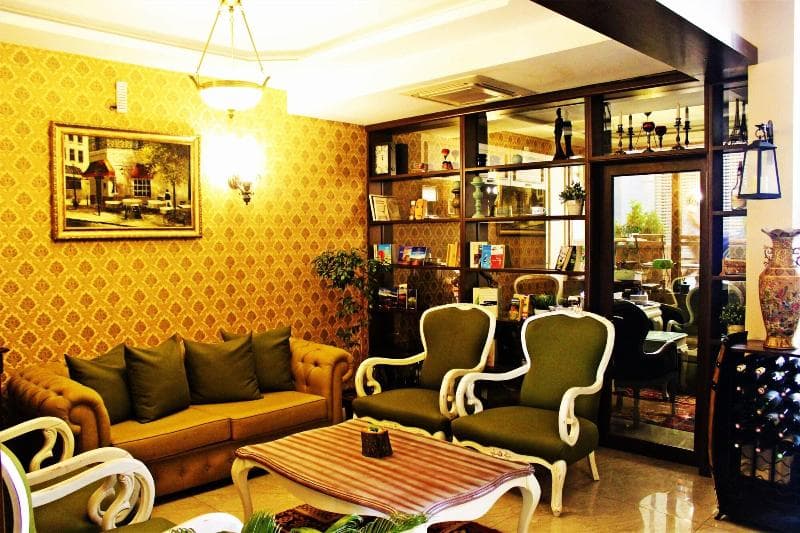 Vendome Hotel main