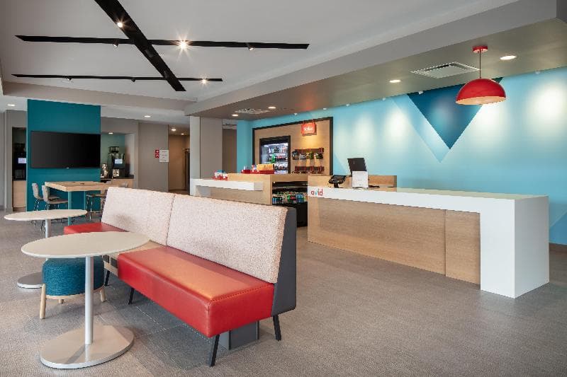 Avid Hotel Monona 2