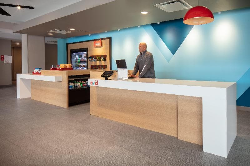 Avid Hotel Monona 4