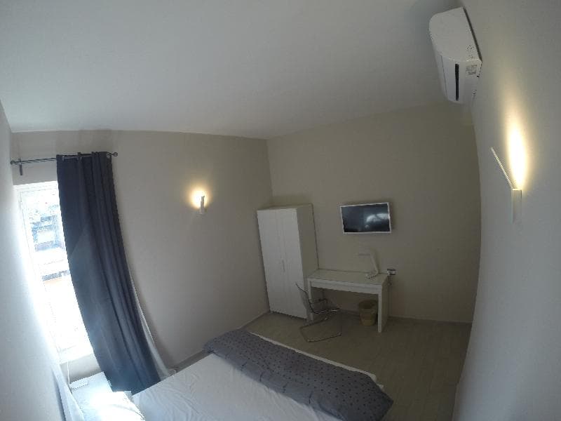 Up Hotel 5