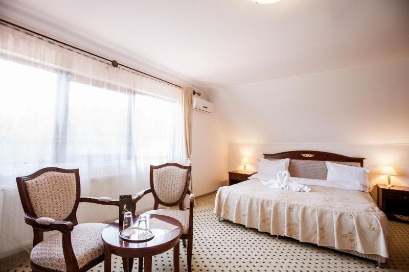 Q Resort And Spa Sacele 4