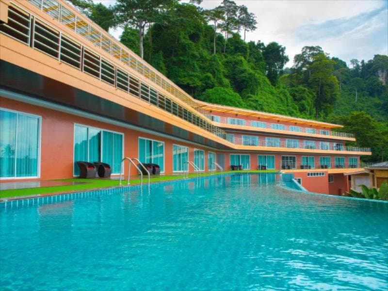 Phi Phi Cliff Beach Resort 2