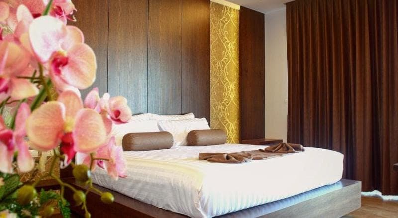 Phi Phi Cliff Beach Resort 5
