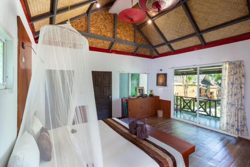 Phi Phi Long Beach Resort & Villa 3