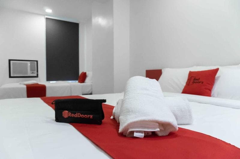 Reddoorz Plus Near Bamboo Organ Las Pinas 5