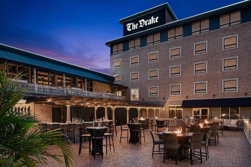 The Drake Oak Brook, Autograph Collection 5