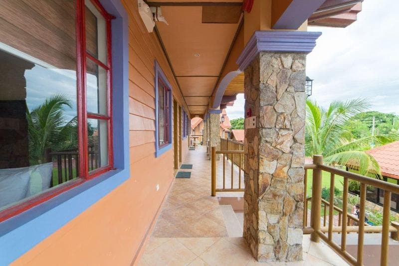 Reddoorz Plus @ Starhomes Olivianville 3