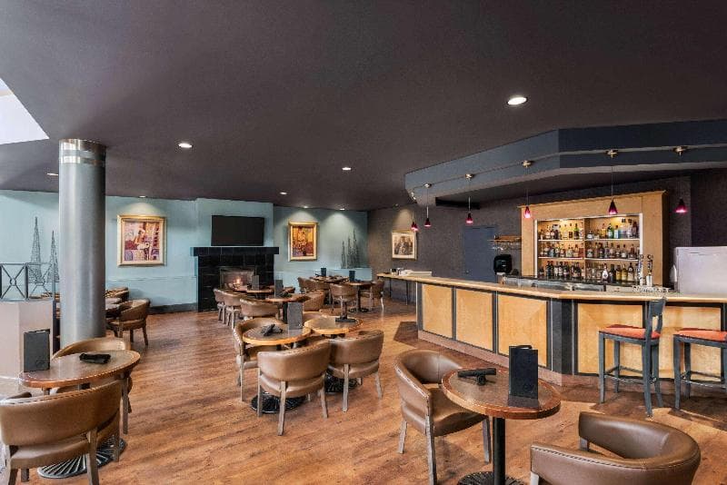 Royal Hotel Edmonton Airport, Trademark Collection 2