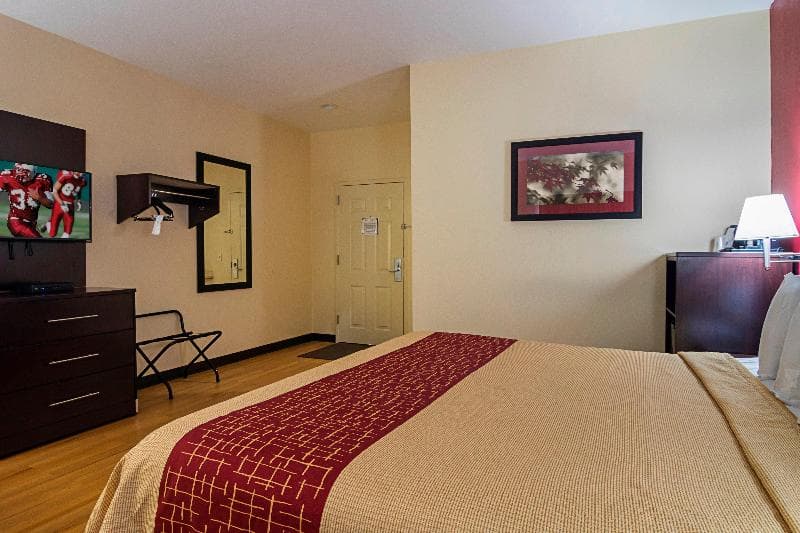 Red Roof Inn And Suites Lake Orion/ Auburn Hills 4