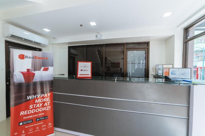 Reddoorz Plus @ Evangelista Street Makati main