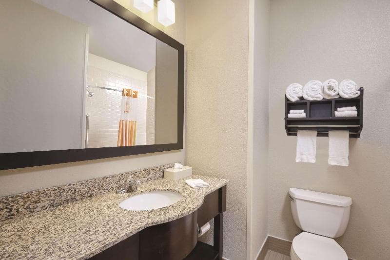 La Quinta Inn & Suites by Wyndham South Bend 4