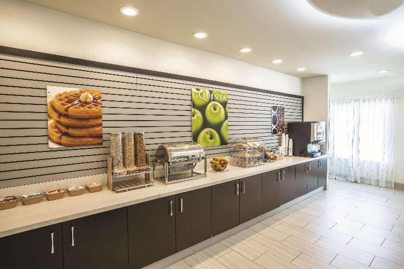 La Quinta Inn & Suites by Wyndham Hattiesburg - I-59 3