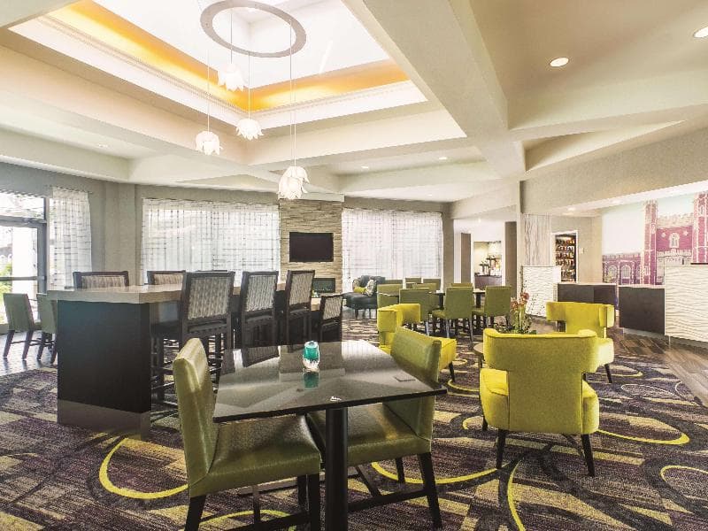 La Quinta Inn & Suites by Wyndham Oklahoma City Norman 4