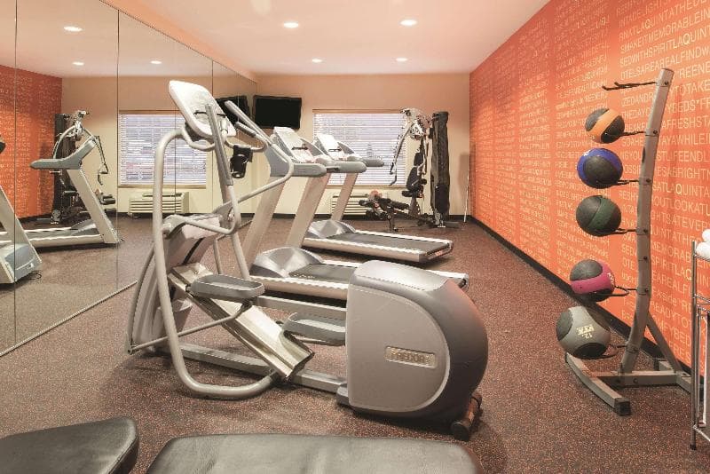 La Quinta Inn & Suites by Wyndham Grand Forks 2