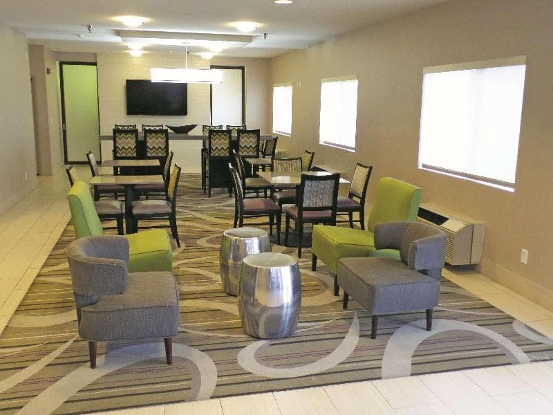 La Quinta Inn by Wyndham Lincoln 4